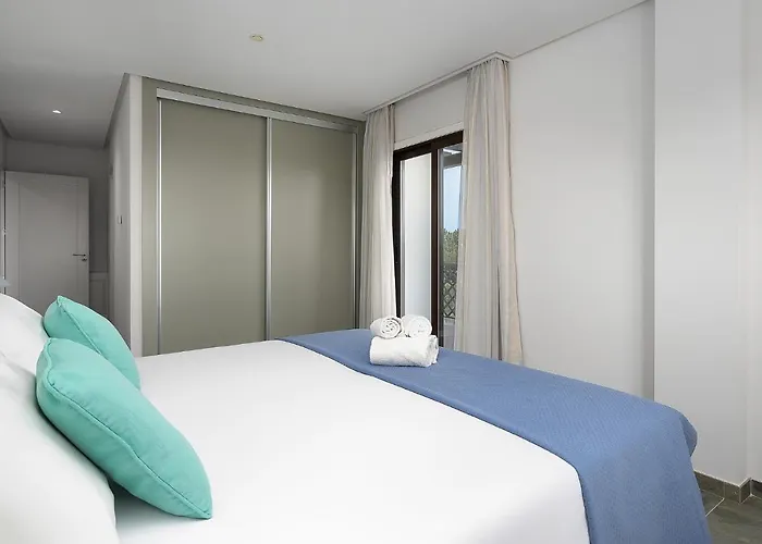 Elegance W/ Balcony & Pool By Lovelystay Apartamento