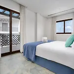 Appartement Elegance W/ Balcony & Pool By Lovelystay *