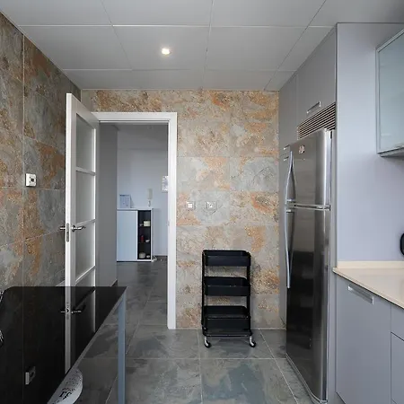 Elegance W/ Balcony & Pool By Lovelystay * אלבופיירה