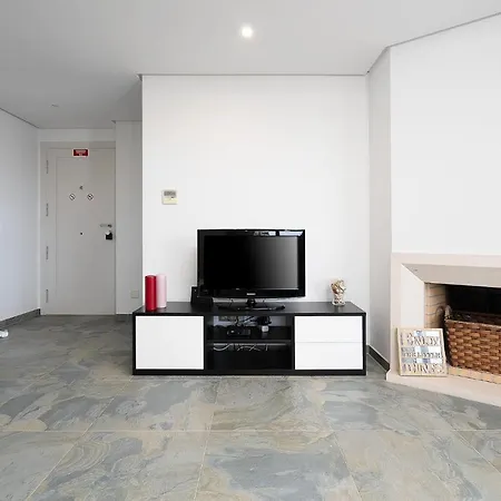 Elegance W/ Balcony & Pool By Lovelystay Apartamento