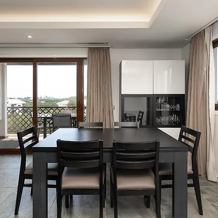 Elegance W/ Balcony & Pool By Lovelystay * אלבופיירה