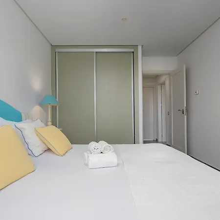 公寓 Elegance W/ Balcony & Pool By Lovelystay *