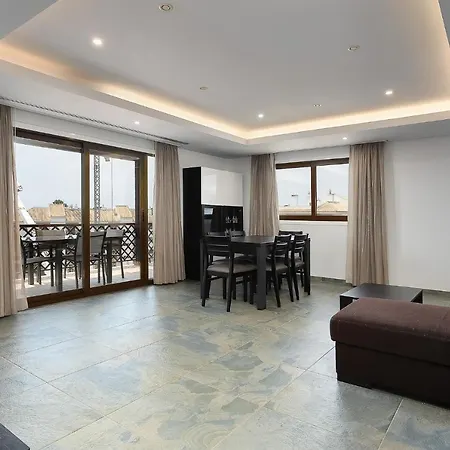 Elegance W/ Balcony & Pool By Lovelystay * אלבופיירה