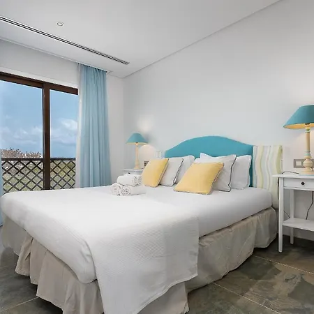 Elegance W/ Balcony & Pool By Lovelystay