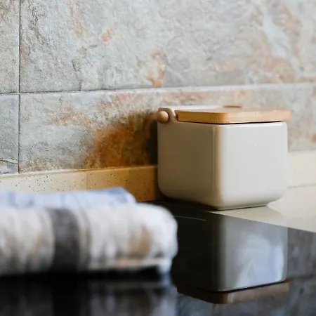 Elegance W/ Balcony & Pool By Lovelystay * アルブフェイラ