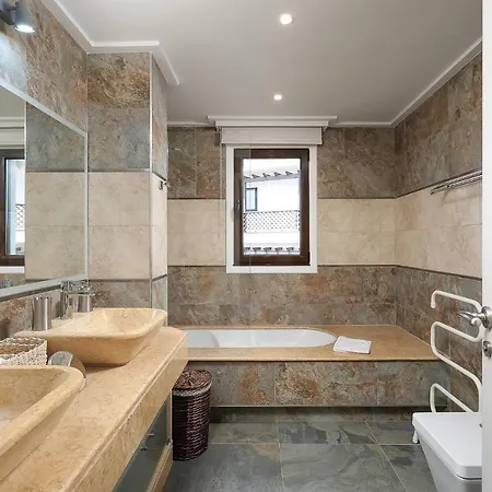 Elegance W/ Balcony & Pool By Lovelystay